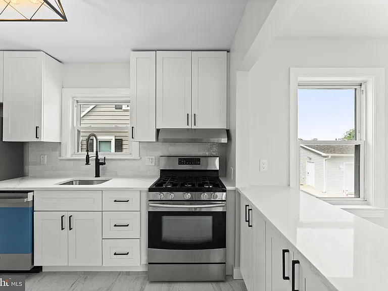 1818 Orange Rd — Photo 17