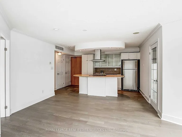 550 Queens Quay W #709 — Photo 16
