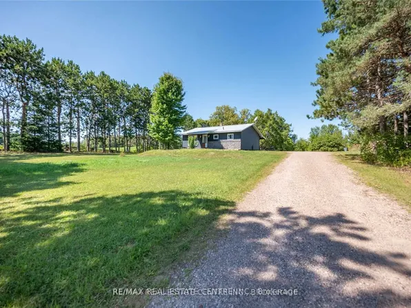 814 Sand Rd, Bonnechere Valley, ON K0J 1T0