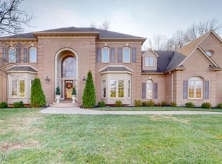 8910 Linn Station Rd, Hurstbourne, KY 40222