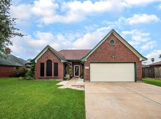 229 Trail Ride Rd, Angleton, TX 77515