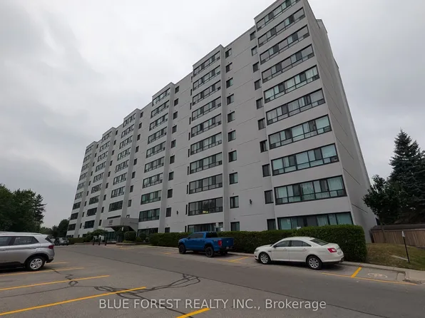 600 Grenfell Dr #212, London, ON N5X 2R8