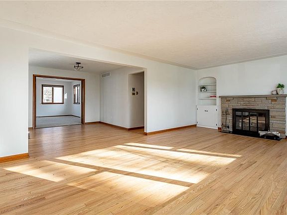 3rd image of 226 Yale Ave