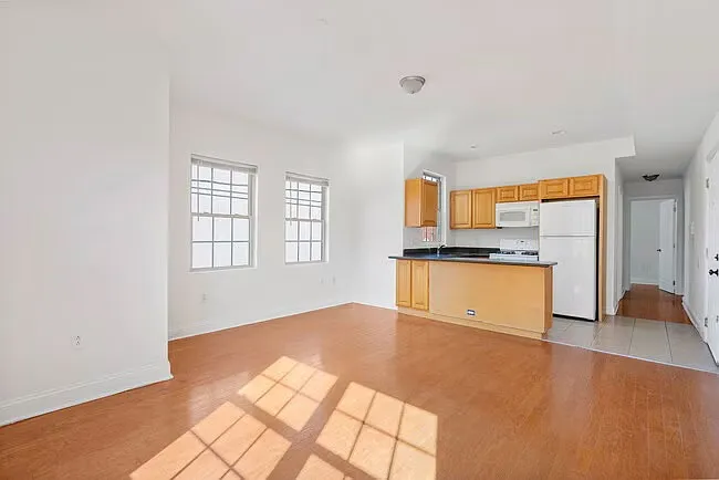 621 N 33rd St #2 — Photo 6