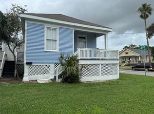 801 8th St, Galveston, TX 77550