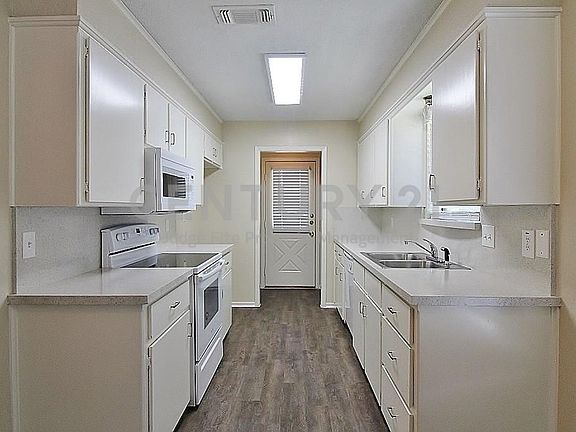4th image of 1111 Lynn St #A