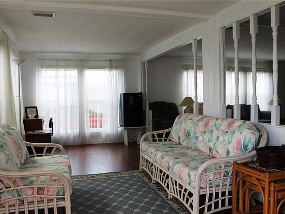 4th image of 225 Royal Palm Cir #225