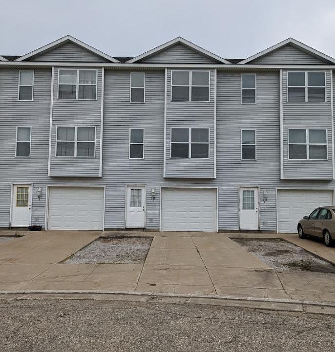 1st image of 341 Harbor Town Ct APT 3