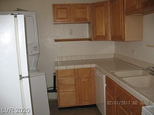 3rd image of 301 W Atlantic Ave APT A