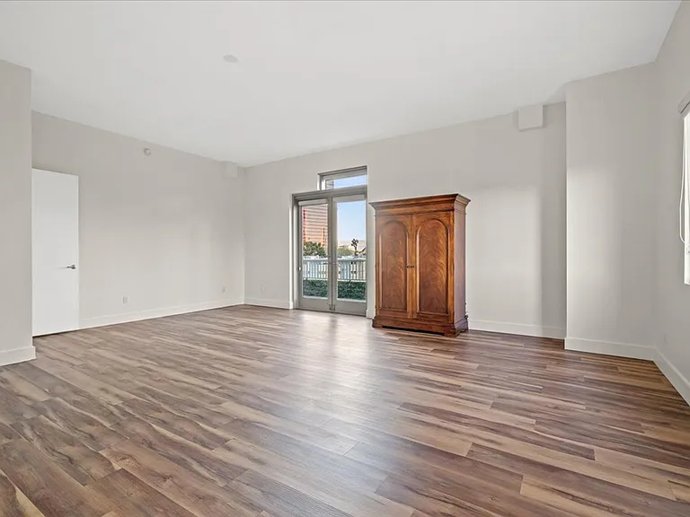 360 E Desert Inn Rd #407 — Photo 24