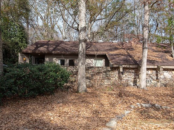 2nd image of 1351-1353 Hampton Dr