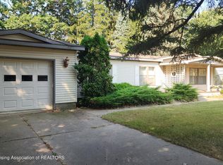 319 N Knowlton St, Elsie, MI