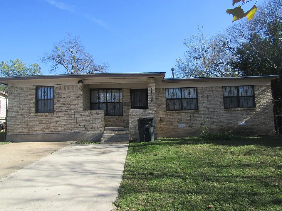 1306 Garth Dr
