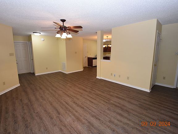 5th image of 658 Florence Dr