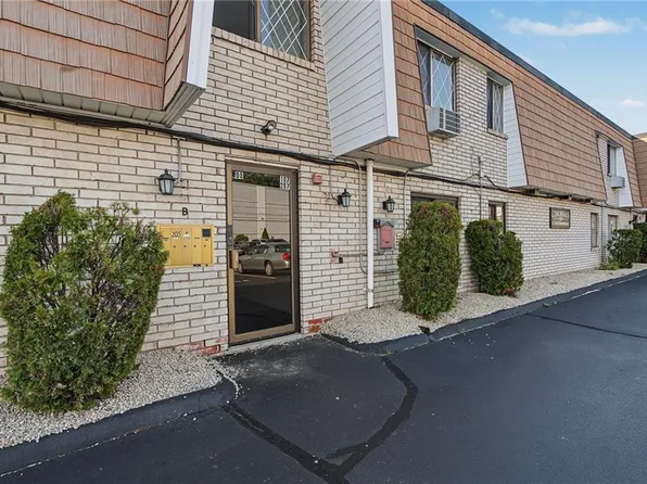 132 Hoffman Ave APT 207, Cranston, RI 02920