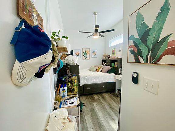 3rd image of 6162 Ridge Ave #201