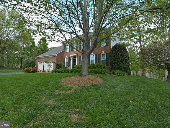 2nd image of 8605 Woodland Heights Ct