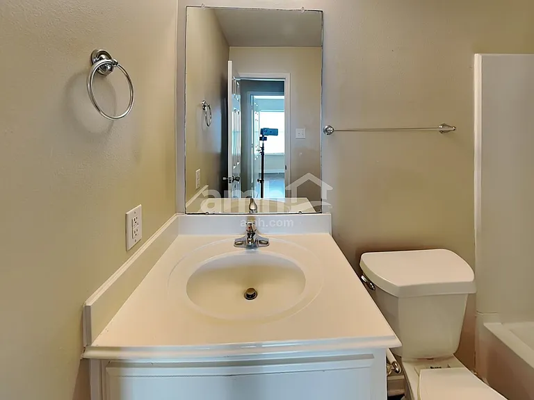 4411 Thistle Pond Ct — Photo 15