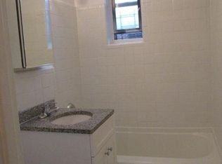 8610 Park Ln S, Woodhaven, NY 11421