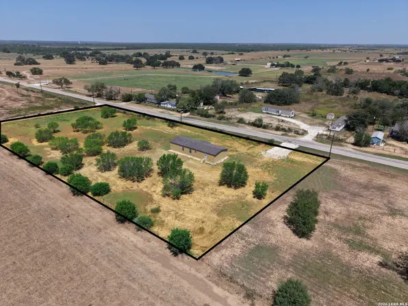 3041 FM 1333, Poteet, TX 78065