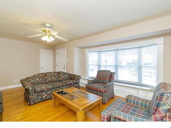 4th image of 50 La Havre Cir