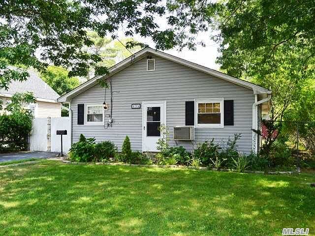 1st image of 121 Pine Neck Ave