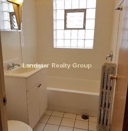 3rd image of 4756 N Maplewood Ave APT 304