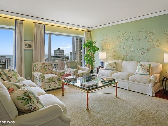 4th image of 950 N Michigan Ave APT 3002