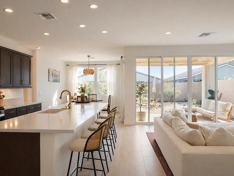 12091 N San Clemente St — Photo 2