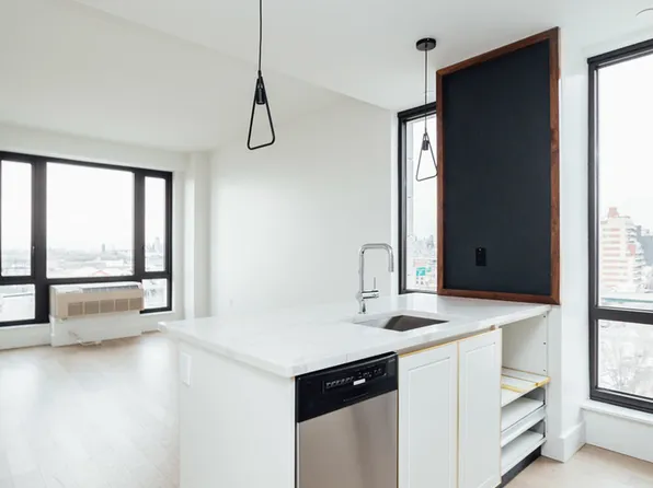 635 5th Avenue image 1 of 17