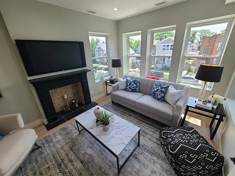 4730 W Grace St — Photo 3