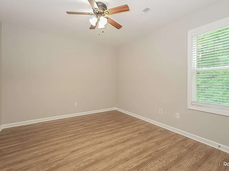 308 Lindale Dr — Photo 13