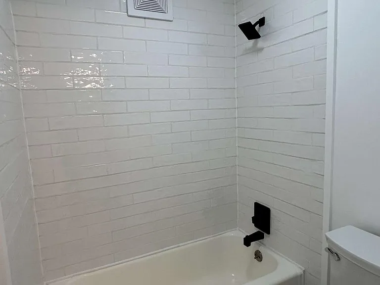 1822 N Rock Spgs NE #7 — Photo 11