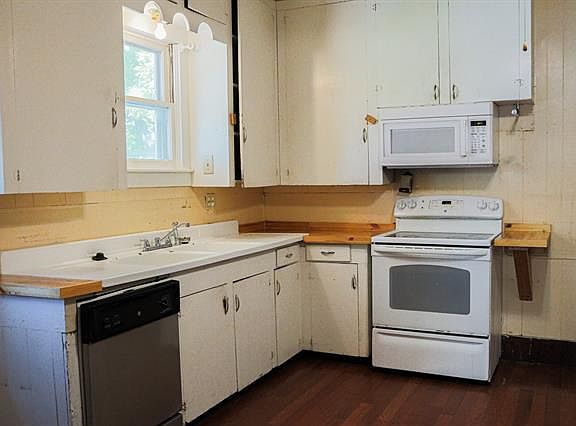 4th image of 100 N Senter Ave