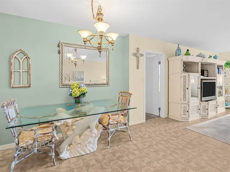 5108 Brittany Dr S #607 — Photo 11