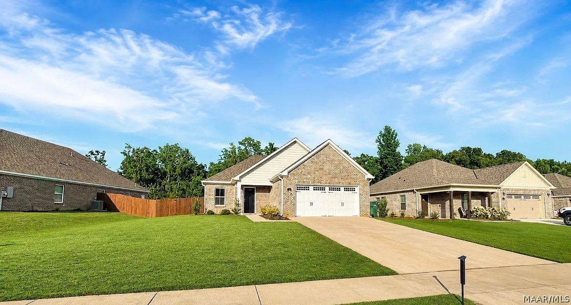 3 bed, 2.0 bath, 1461 sqft, $2,050 — Photo 3
