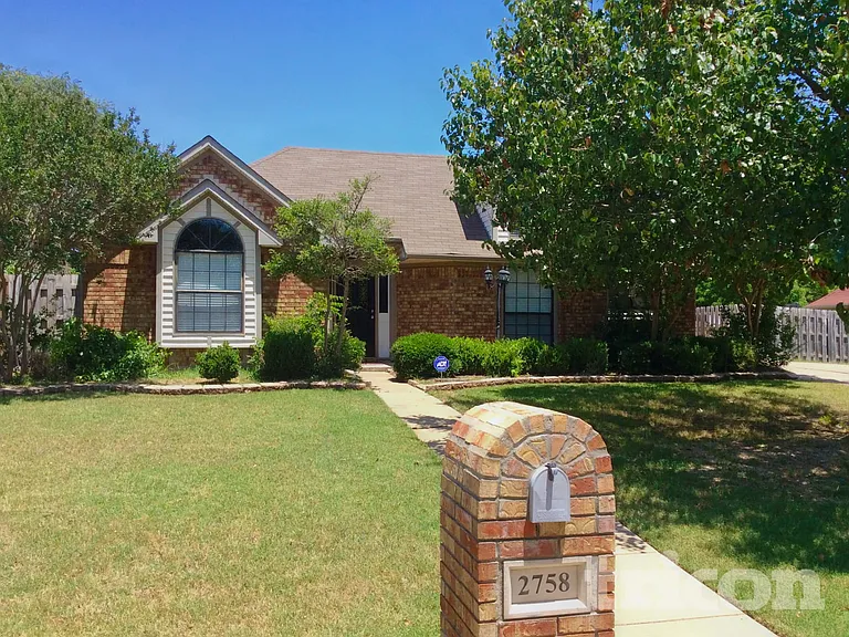 2758 Briar Hill Dr — Photo 6