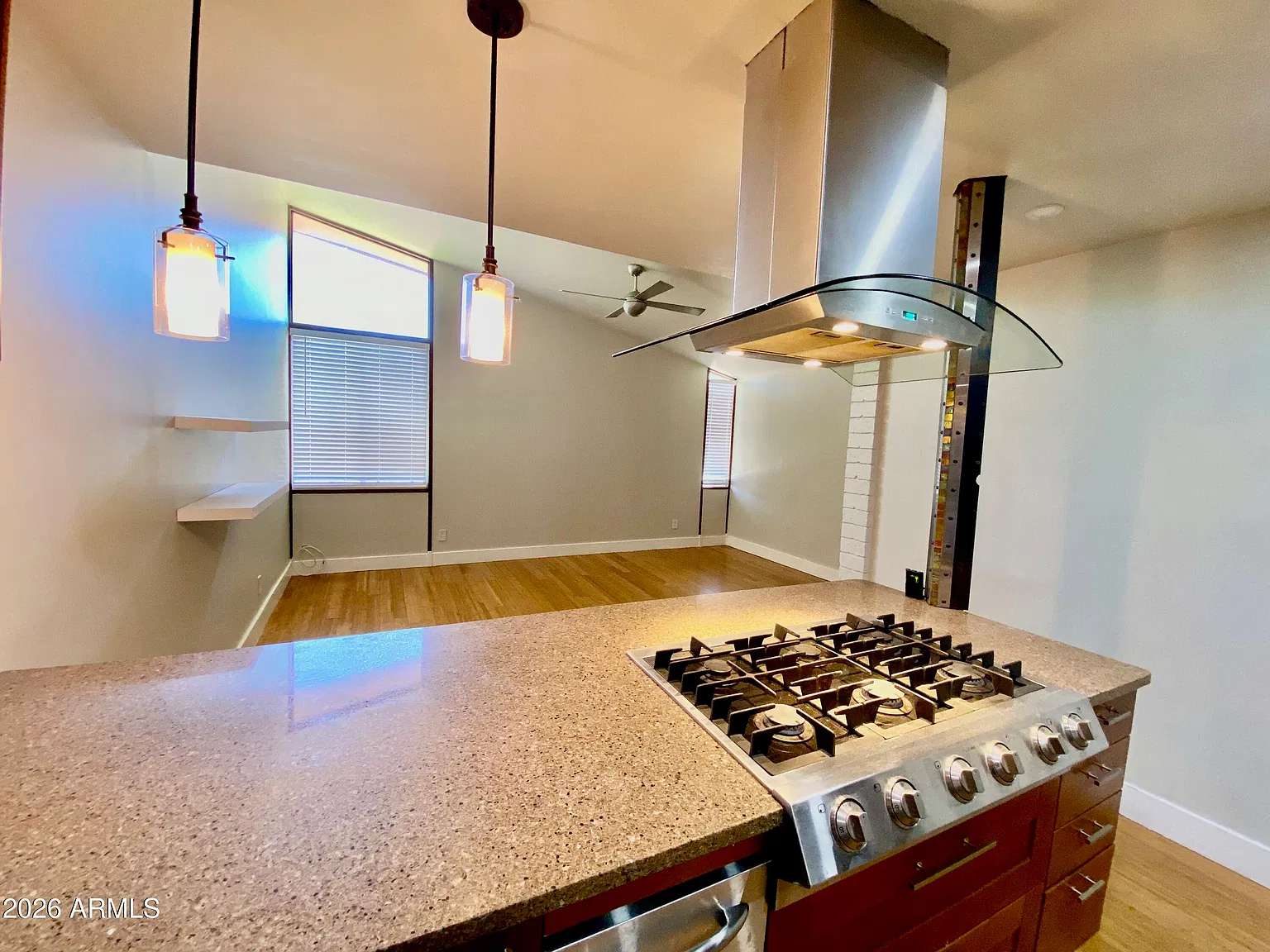 3 bed, 2.0 bath, 1216 sqft, $1,975 — Photo 4