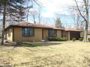 4445 S 34th St, Greenfield, WI 53221