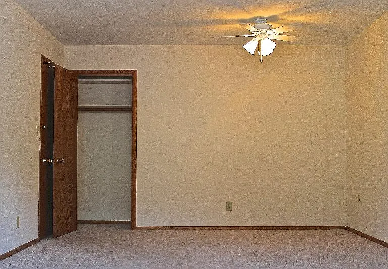 1398 Saint Paul Ave — Photo 10