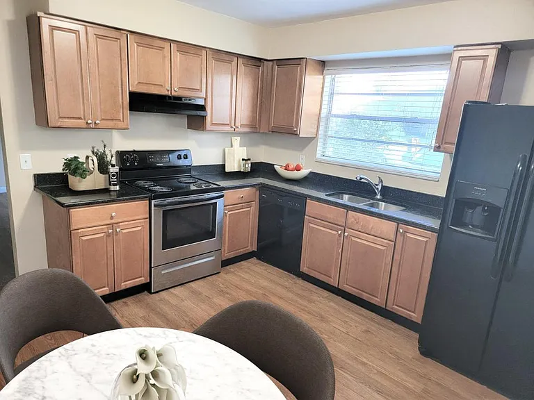 22786 Penny Loop — Photo 3
