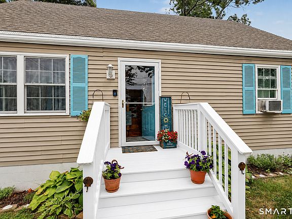 2nd image of 264 Roxbury Road