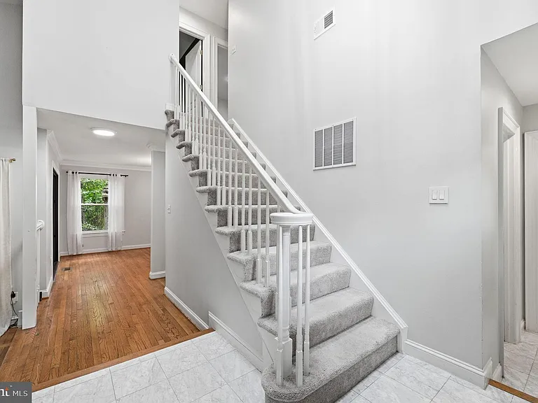 5610 Cavalier Woods Ln — Photo 3