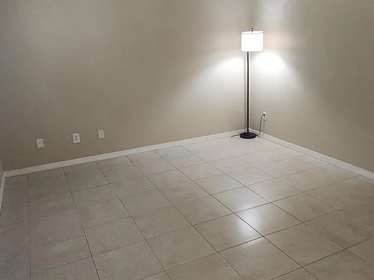 3800 Sunbeam Ct — Photo 2