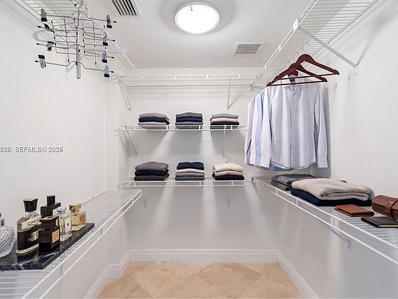 4th image of 555 NE 15th St APT 11J