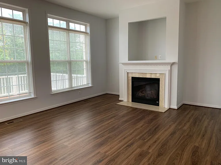 2403 Cypress Green Ln — Photo 13