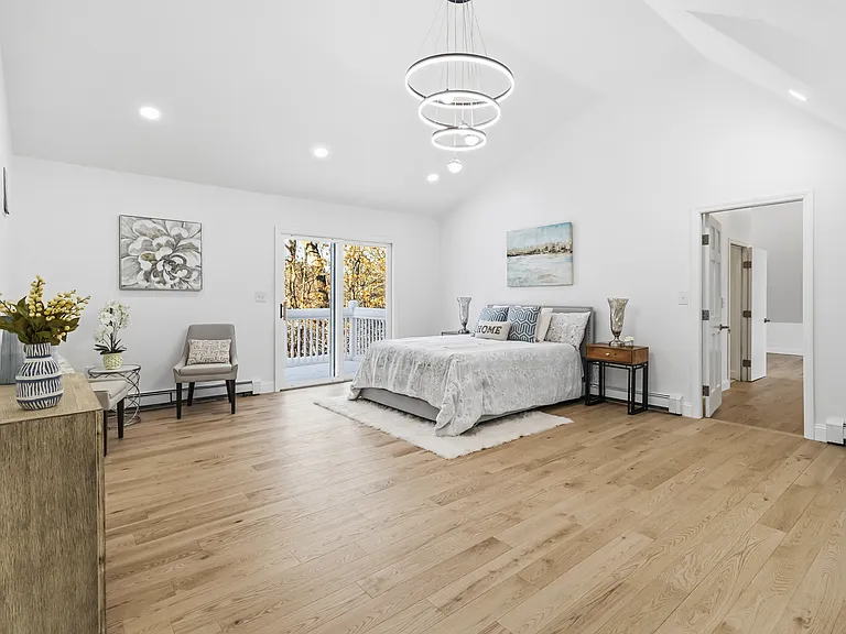 183 Gardner St — Photo 10