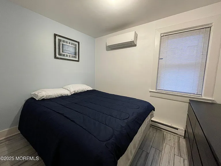 90 Poplar Ave — Photo 3