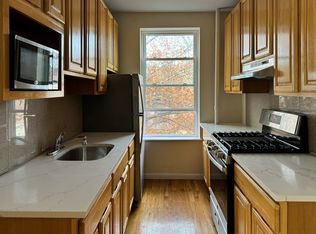 24-15 27th St #3B, Astoria, NY 11102