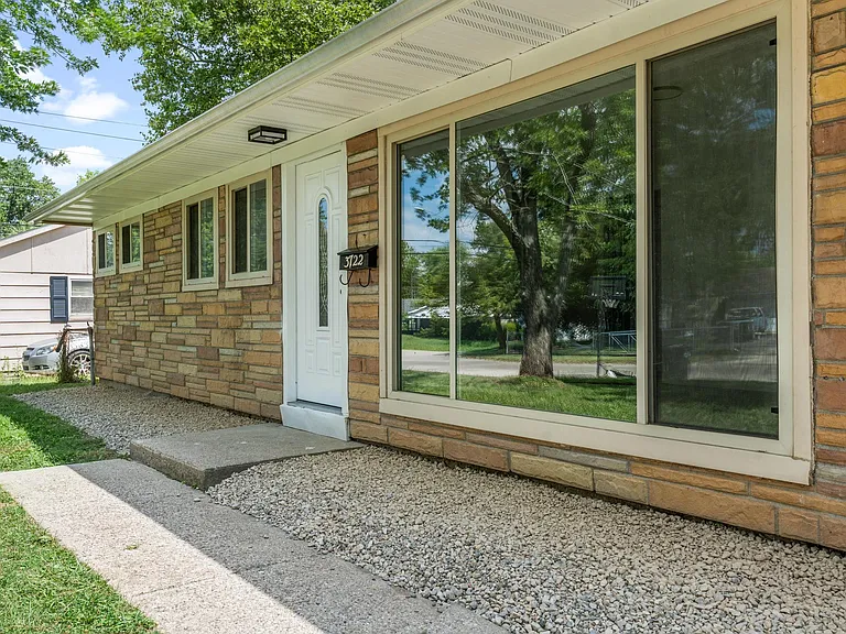 3722 Ark Ave — Photo 5